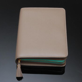 Bellini produce custom design leather handbags, Made in Italy. Low minimum quantity.