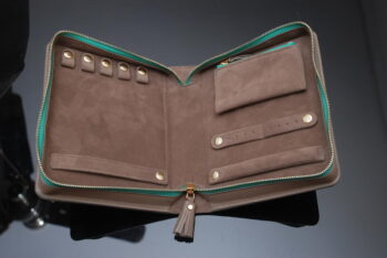 Bellini produce custom design leather handbags, Made in Italy. Low minimum quantity.