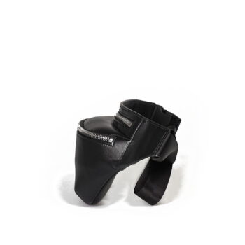 Luxury leather waist bags for men. Made in Italy by Bellini. Wholesale, OEM, private label handbags. No minimum order for handbags in stock.